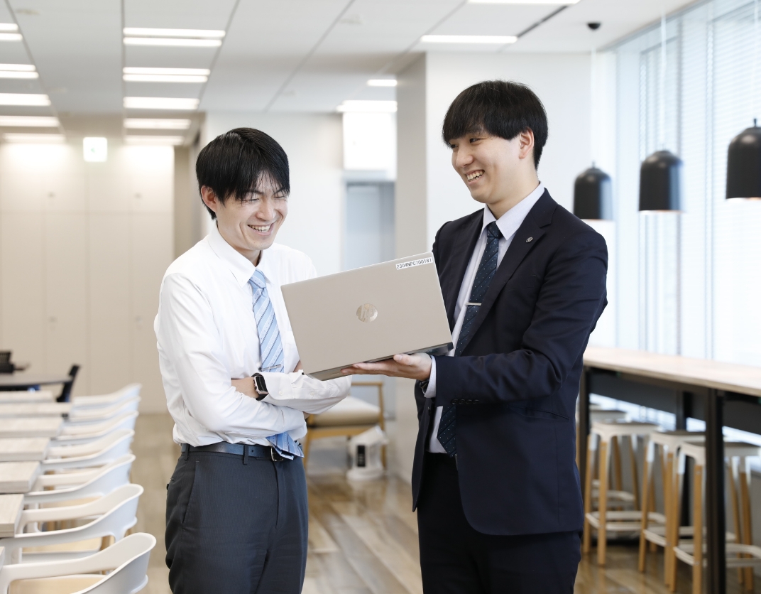 最初はお堅い会社なのかなと